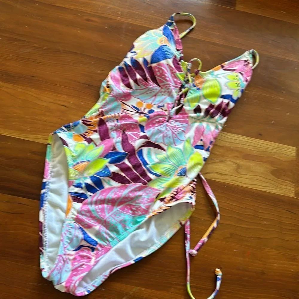 Hobie tropical lace front one piece